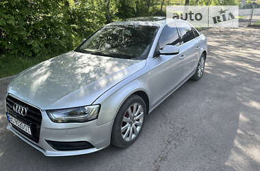 Седан Audi A4 2012 в Золочеве