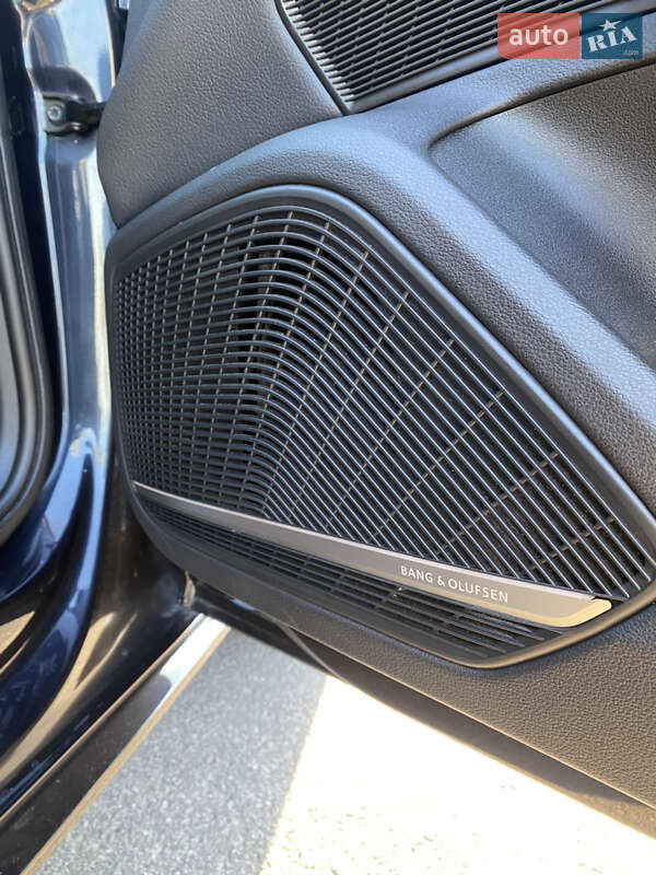 Седан Audi A4 2017 в Киеве фото 12 Седан Audi A4 2017 в Киеве