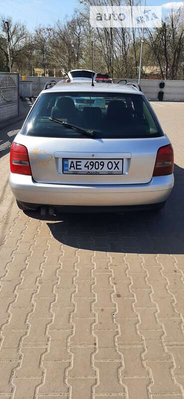 Универсал Audi A4 2001 в Кривом Роге