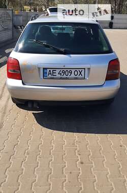 Універсал Audi A4 2001 в Кривому Розі