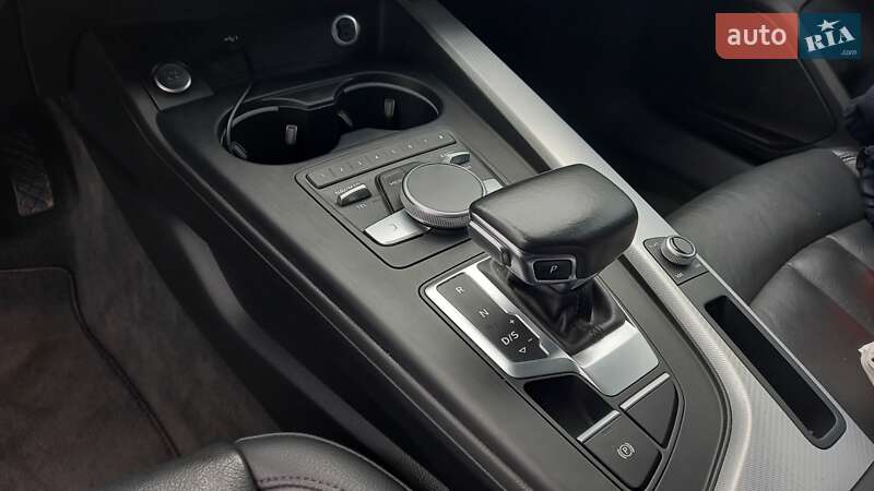 Седан Audi A4 2018 в Одессе