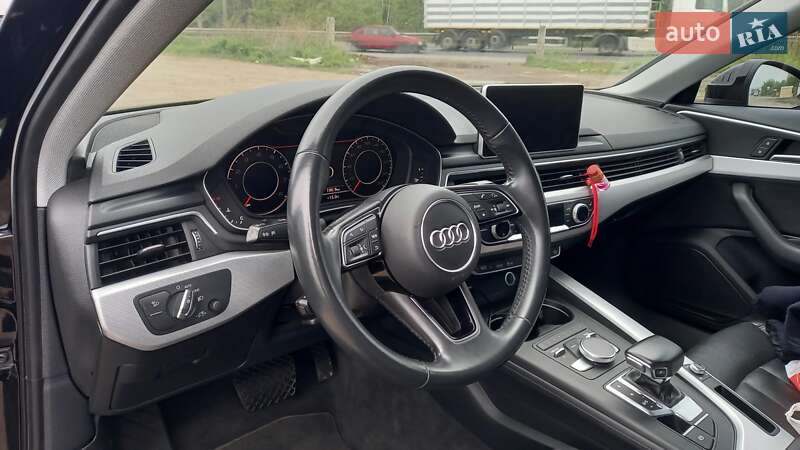 Седан Audi A4 2018 в Одессе