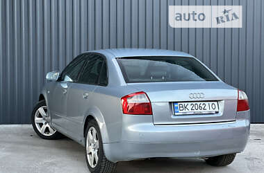 Седан Audi A4 2004 в Сарнах