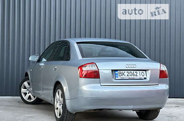 Седан Audi A4 2004 в Сарнах