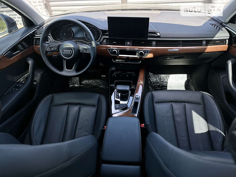 Седан Audi A4 2021 в Луцьку