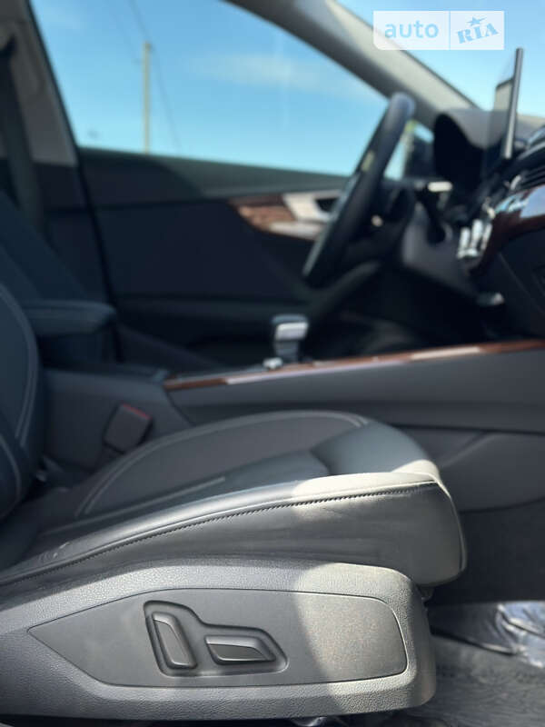 Седан Audi A4 2021 в Луцьку