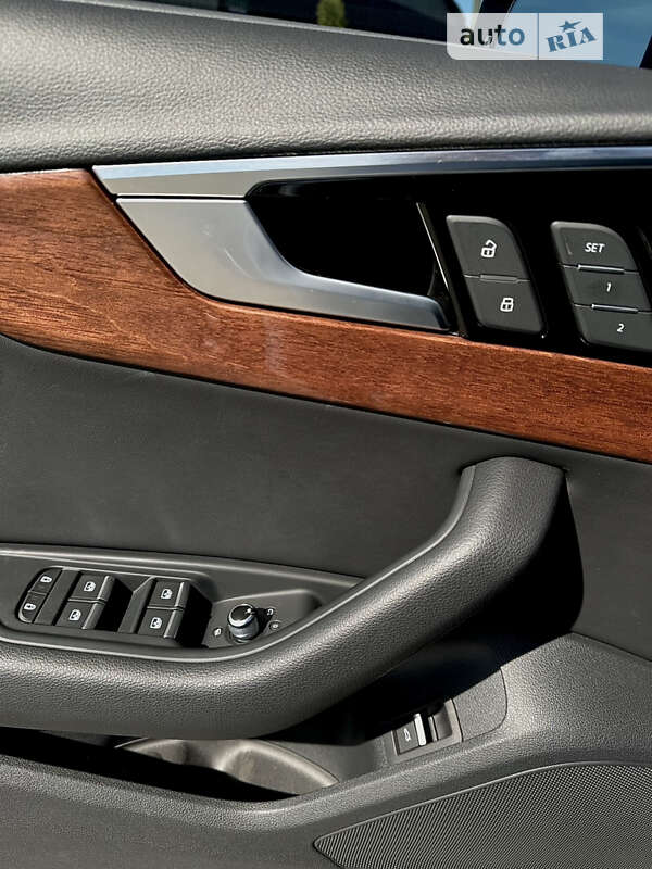 Седан Audi A4 2021 в Луцьку