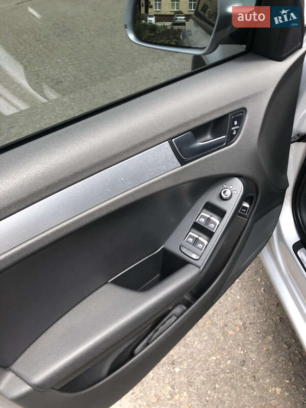 Седан Audi A4 2013 в Харькове