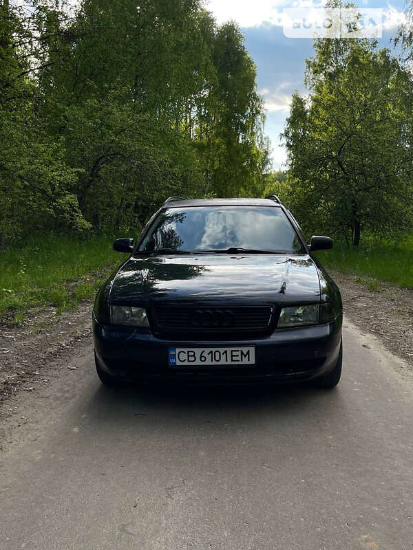 Универсал Audi A4 1996 в Городне