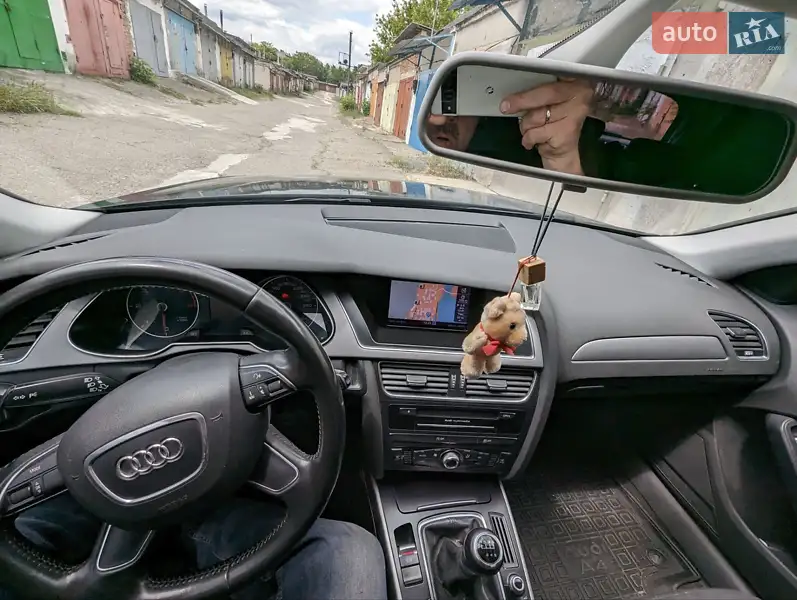 Универсал Audi A4 2012 в 
