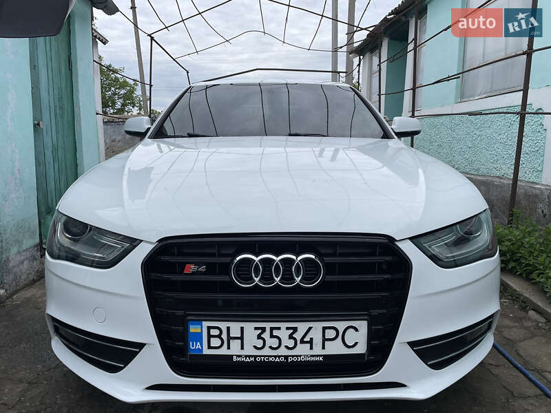 Audi A4 2014