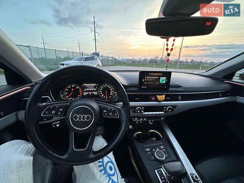 Седан Audi A4 2017 в Львове