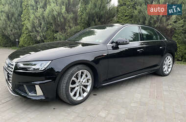 Седан Audi A4 2018 в 
