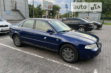 Седан Audi A4 2000 в Днепре