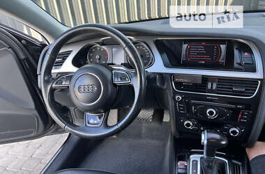 Седан Audi A4 2015 в Староконстантинове