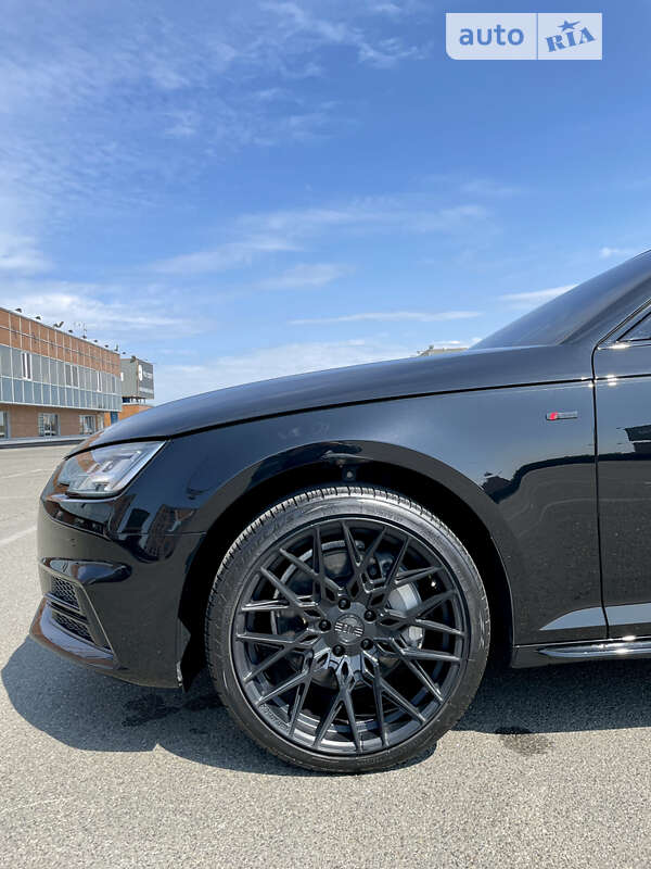 Седан Audi A4 2016 в Хмельницком
