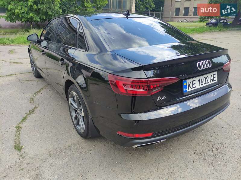 Седан Audi A4 2019 в Каменском