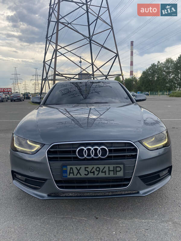 Седан Audi A4 2012 в Харькове