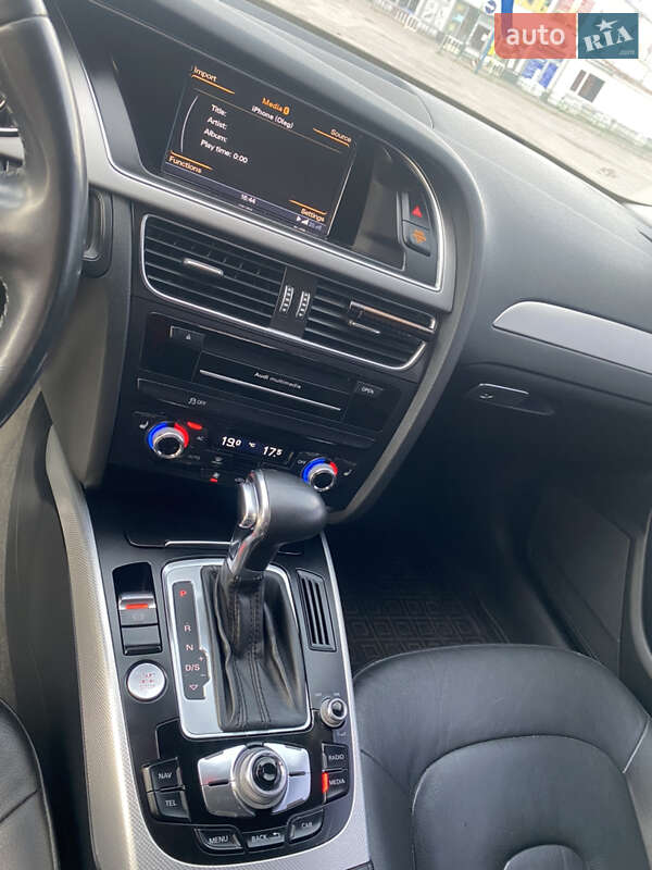 Седан Audi A4 2012 в Харькове