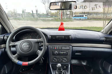 Седан Audi A4 1998 в Калуше