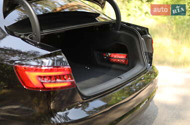 Седан Audi A4 2017 в 