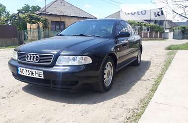 Седан Audi A4 1995 в Виноградове