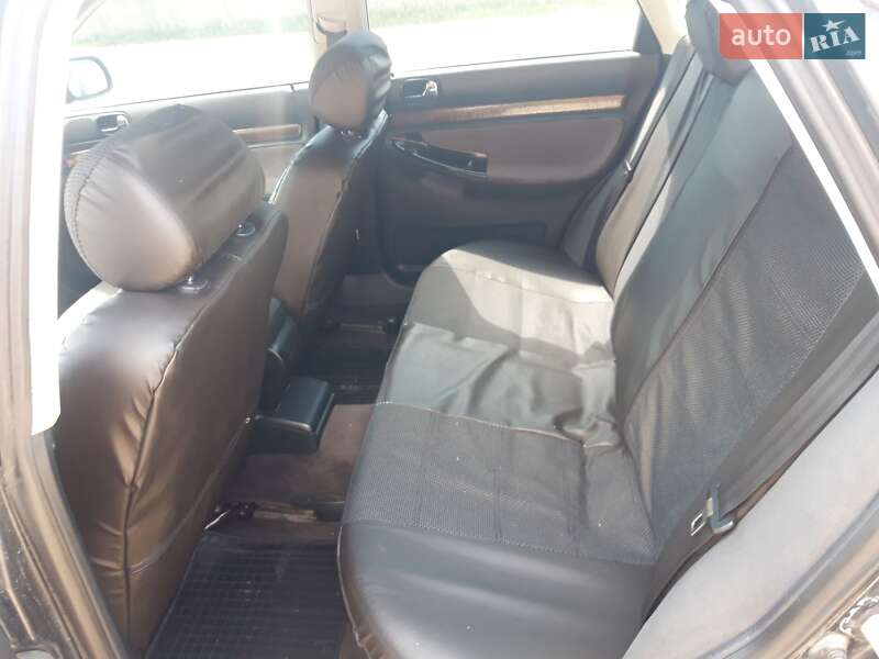 Седан Audi A4 1995 в Виноградові
