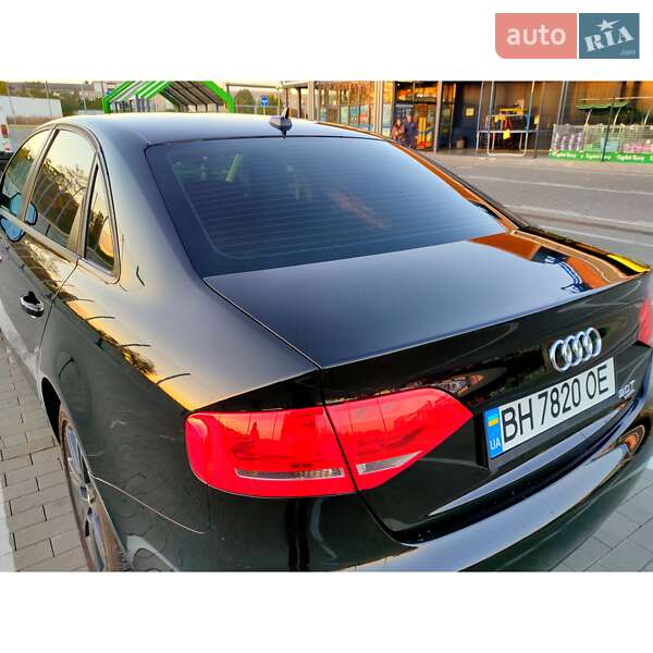 Седан Audi A4 2010 в Вознесенске