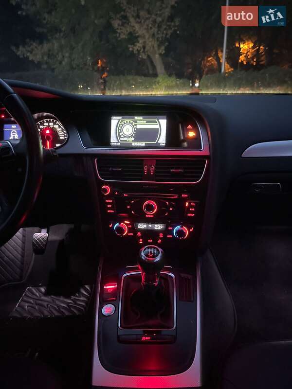 Седан Audi A4 2014 в Одессе