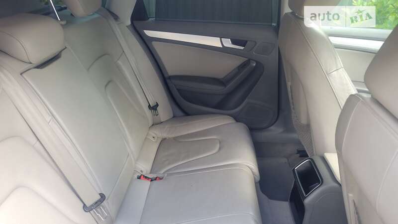 Универсал Audi A4 2011 в Тысменице