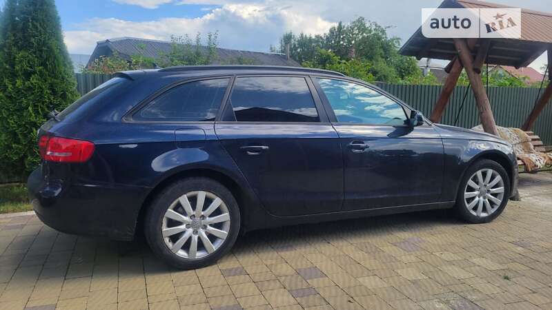 Универсал Audi A4 2011 в Тысменице