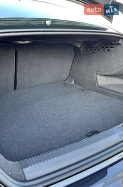 Седан Audi A4 2013 в 