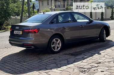 Седан Audi A4 2020 в Сваляві