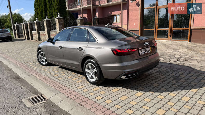 Седан Audi A4 2020 в 