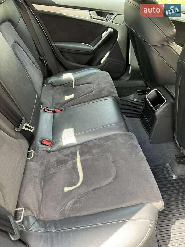 Седан Audi A4 2012 в Києві