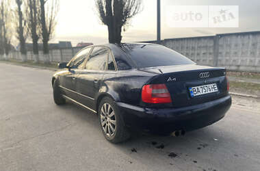 Седан Audi A4 1998 в Светловодске