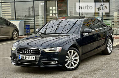 Седан Audi A4 2012 в Измаиле