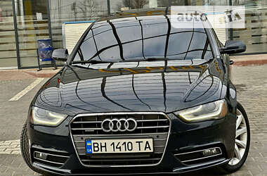 Седан Audi A4 2012 в Измаиле