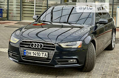 Седан Audi A4 2012 в Измаиле