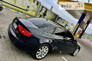 Седан Audi A4 2012 в Измаиле