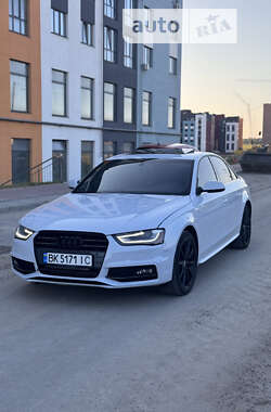 Седан Audi A4 2015 в Ровно