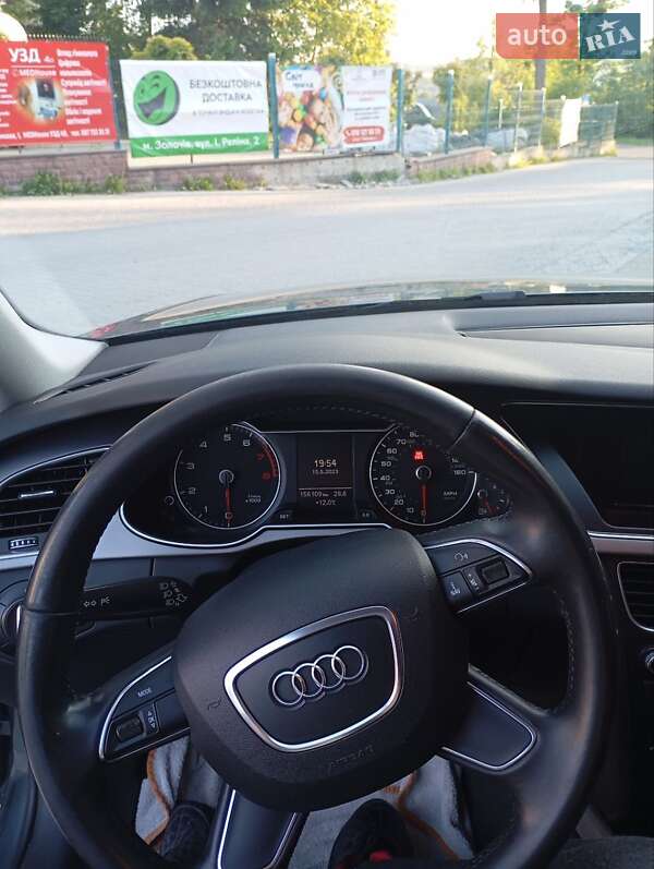 Седан Audi A4 2013 в Золочеві