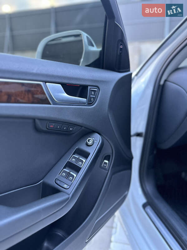 Седан Audi A4 2014 в Ивано-Франковске