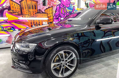 Седан Audi A4 2014 в Киеве