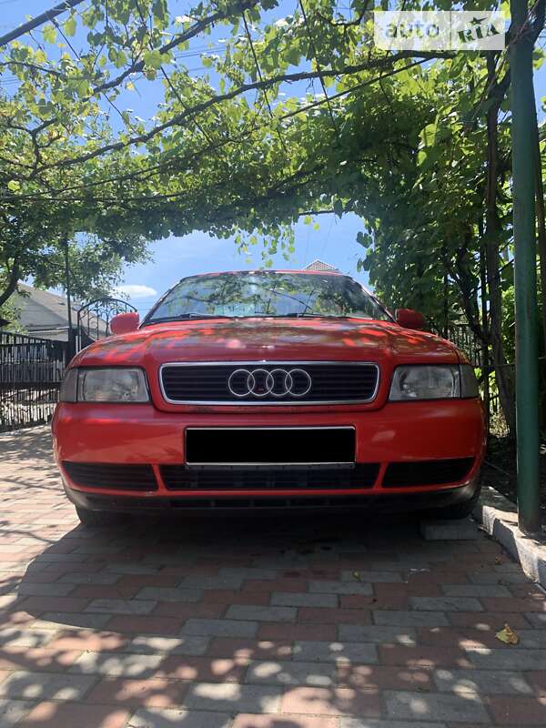 Седан Audi A4 1996 в Шепетовке