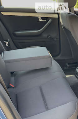 Седан Audi A4 2002 в 