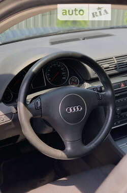 Седан Audi A4 2002 в 