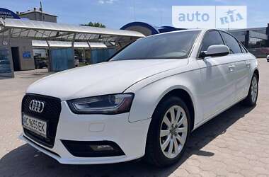 Седан Audi A4 2012 в Луцке