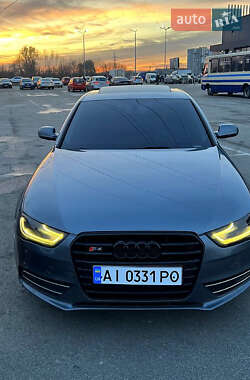 Седан Audi A4 2013 в Києві