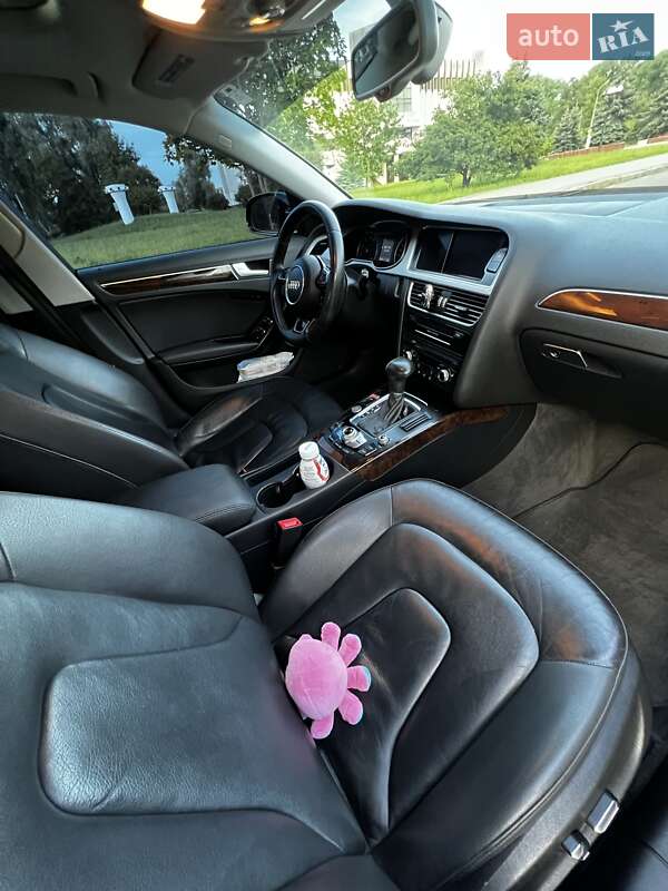 Седан Audi A4 2015 в Чернигове